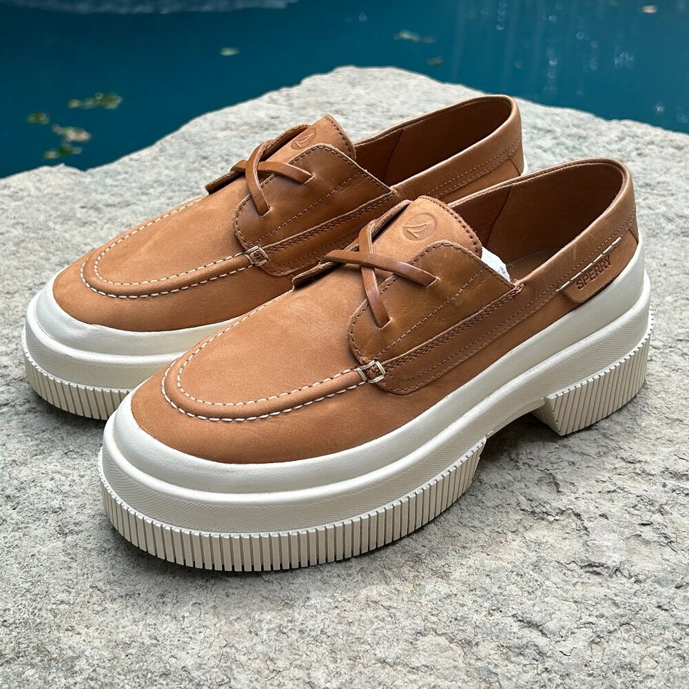 Sperry Highland Boat Shoes Tan – Women’s Size 6.5